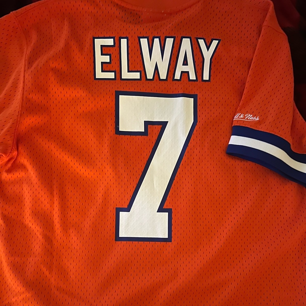 Broncos mitchel and ness jersey